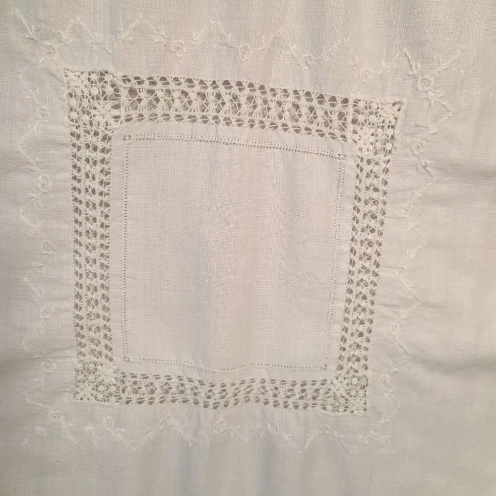 Vintage Table Topper 35
